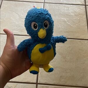 Pablo the backyardigans Nick Jr Blue and Yellow Plush Penguin Toy